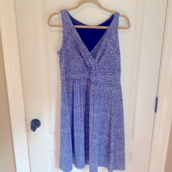 Beautiful white and blue star pattern dress - Picture 1 of 5